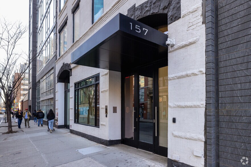 157 W 18th St, New York, NY à louer - Photo de l’immeuble – Image 3 sur 7