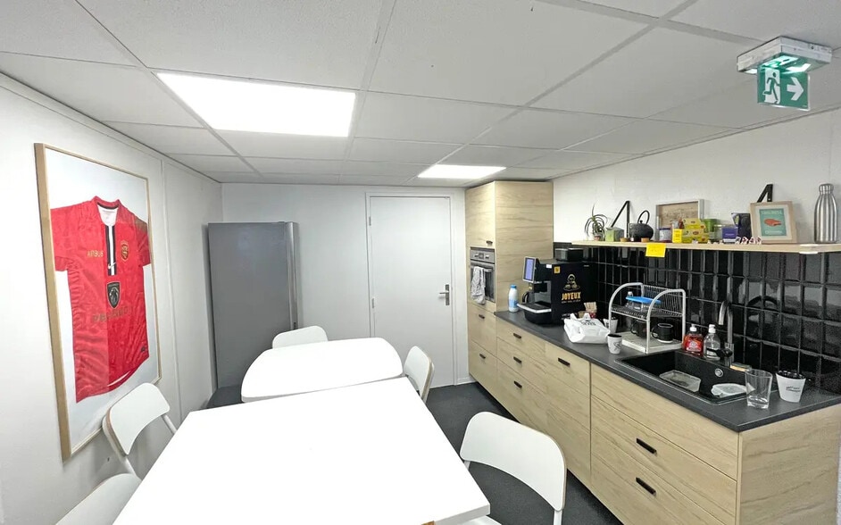 35 Rue Bernard De Ventadour, Toulouse à louer - Photo de l’immeuble – Image 3 sur 10