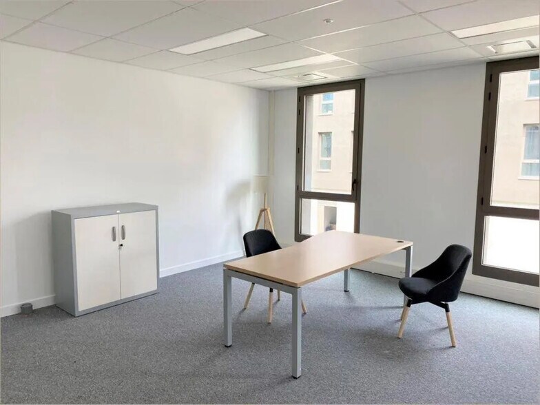 22 Avenue Jean Jaurès, Décines-Charpieu à vendre - Photo de l’immeuble – Image 3 sur 4