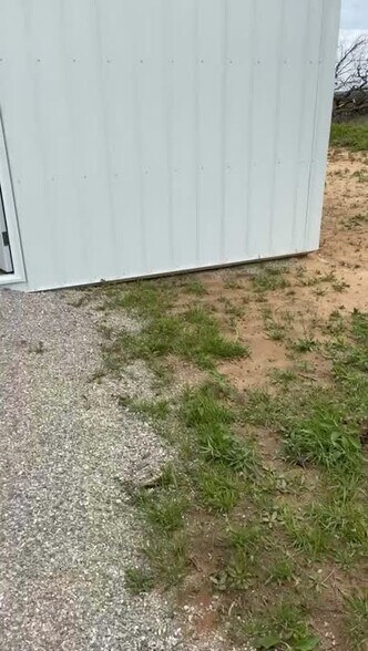 161293 N 340 Rd, Foster, OK à vendre - Vidéo sur l’annonce professionnelle – Image 2 sur 6