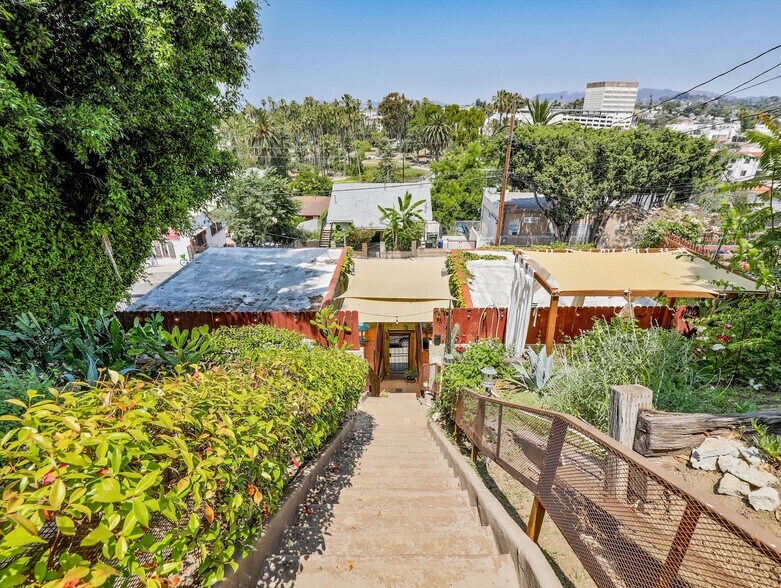1016 Laguna Ave, Los Angeles, CA à vendre - Photo de l’immeuble – Image 1 sur 28