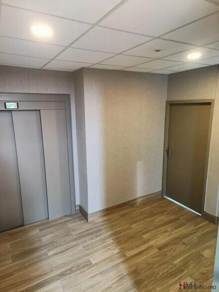 Bureau dans Le Havre à louer - Photo de l’immeuble – Image 3 sur 3