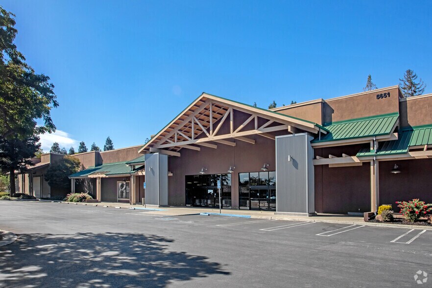 5651 Cottle Rd, San Jose, CA à louer - Photo de l’immeuble – Image 3 sur 5