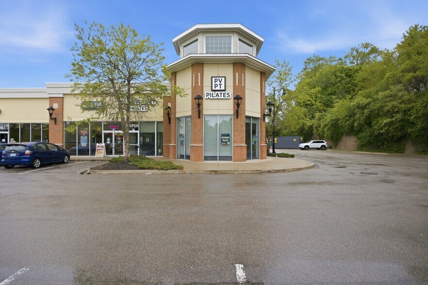 143 Franklin St, Westerly, RI à louer - Photo de l’immeuble – Image 2 sur 3