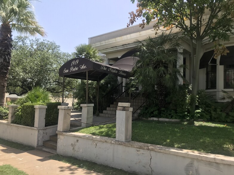 1919 San Pedro Ave, San Antonio, TX à louer - Photo de l’immeuble – Image 3 sur 9