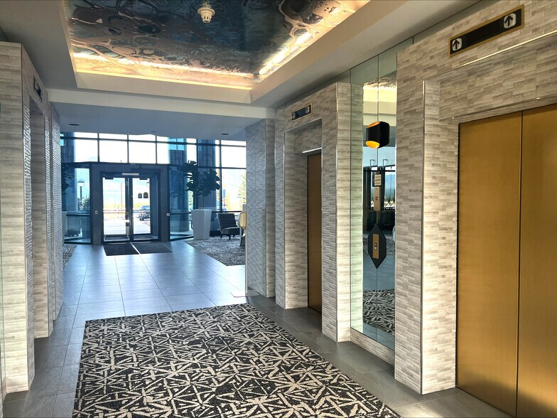 1755 Telstar Dr, Colorado Springs, CO à louer - Photo intérieure – Image 2 sur 20