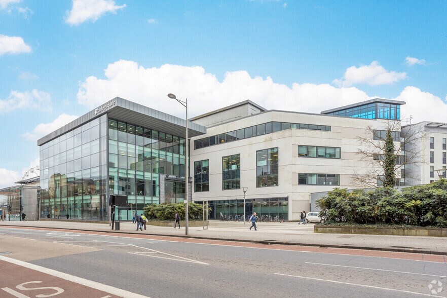 2 College Sq, Bristol à vendre - Photo de l’immeuble – Image 3 sur 14