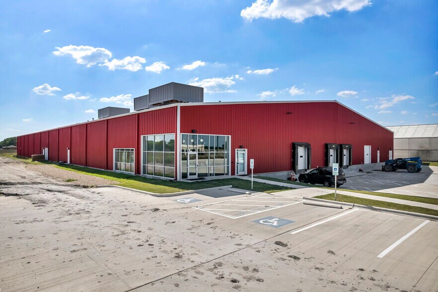 1205 Reed Dr, Lockhart, TX à louer - Photo de l’immeuble – Image 3 sur 27