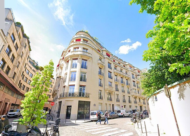 Plus de détails pour 4 Bis Rue Lord Byron, Paris - Bureau à louer