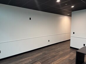 1701 W Royal Ln, Irving, TX à louer Photo intérieure– Image 1 sur 19