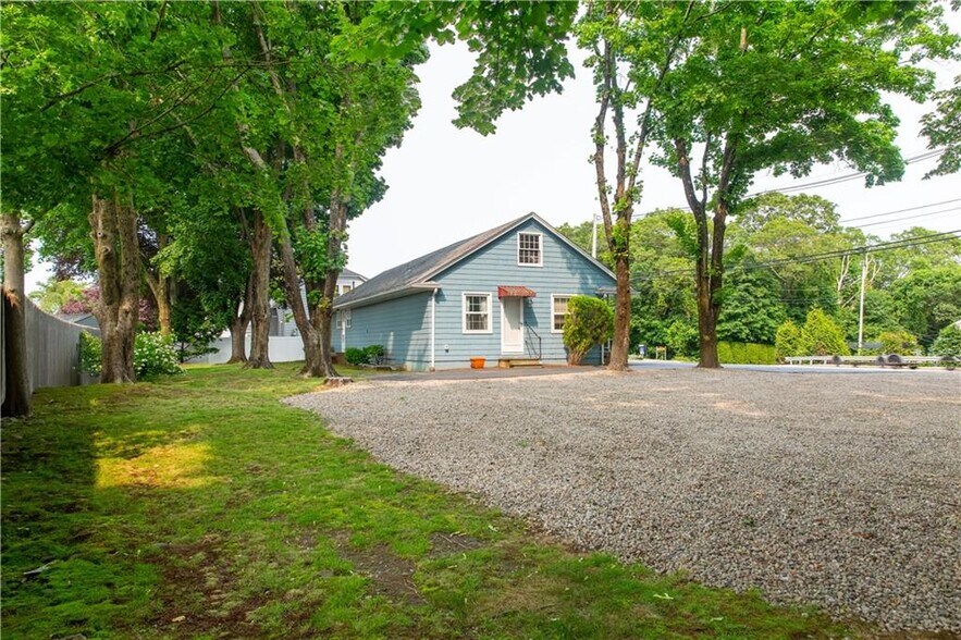 5393 Post Rd, East Greenwich, RI à vendre - Photo de l’immeuble – Image 2 sur 11