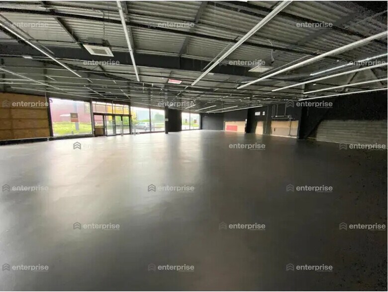 Local commercial dans Arras à louer - Photo intérieure – Image 2 sur 5