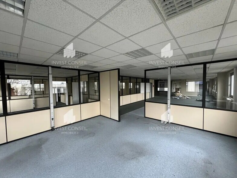 17-21 Rue Du Petit Albi, Cergy à louer - Photo de l’immeuble – Image 3 sur 19