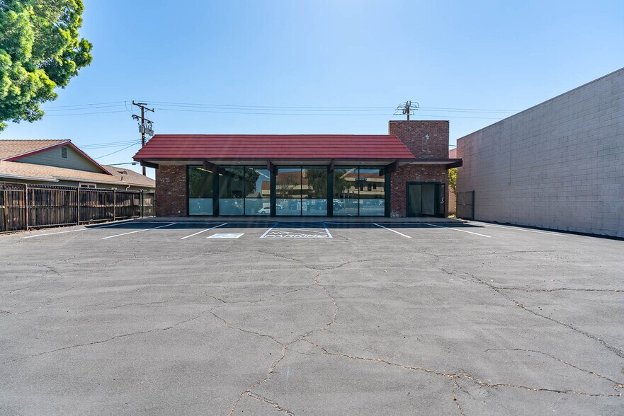 27016 Langside Ave, Santa Clarita, CA à vendre - Photo de l’immeuble – Image 1 sur 4