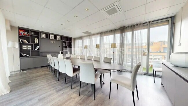 Plus de détails pour Bureau à vendre