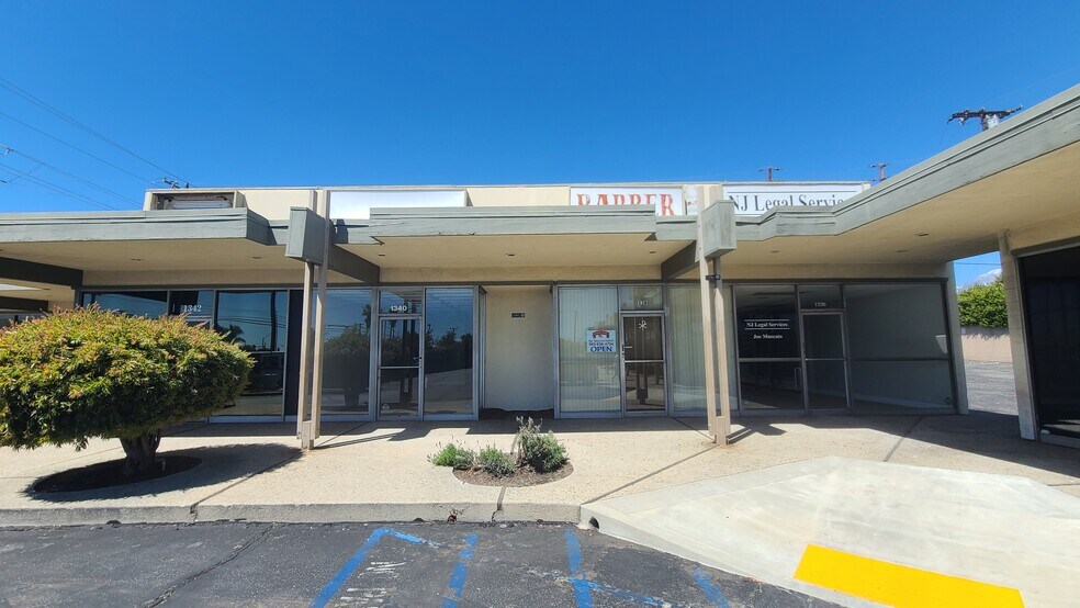 1350 N Towne Ave, Claremont, CA à louer - Photo de l’immeuble – Image 3 sur 6