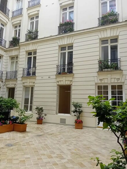 Bureau dans Paris à louer - Photo de l’immeuble – Image 1 sur 2