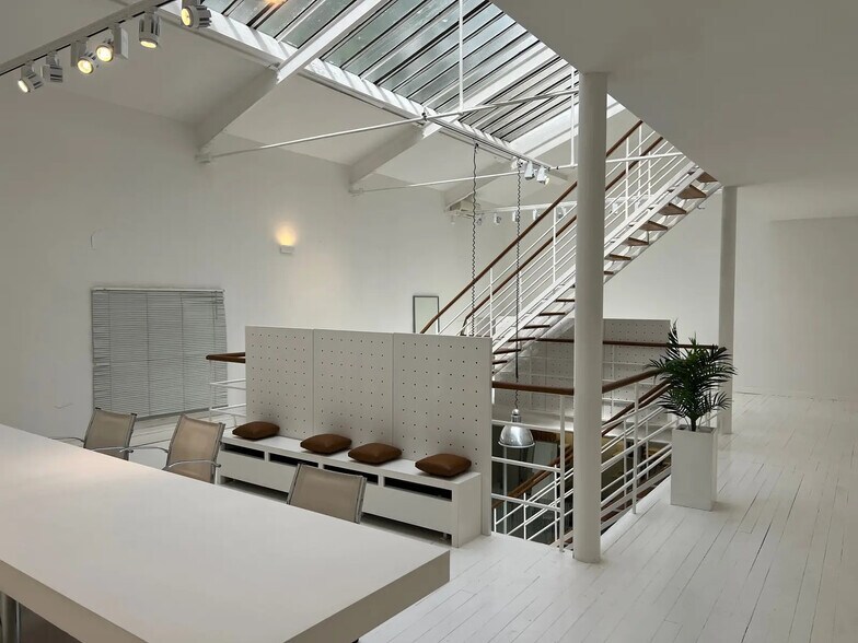 Local commercial dans Paris à vendre - Photo de l’immeuble – Image 2 sur 10