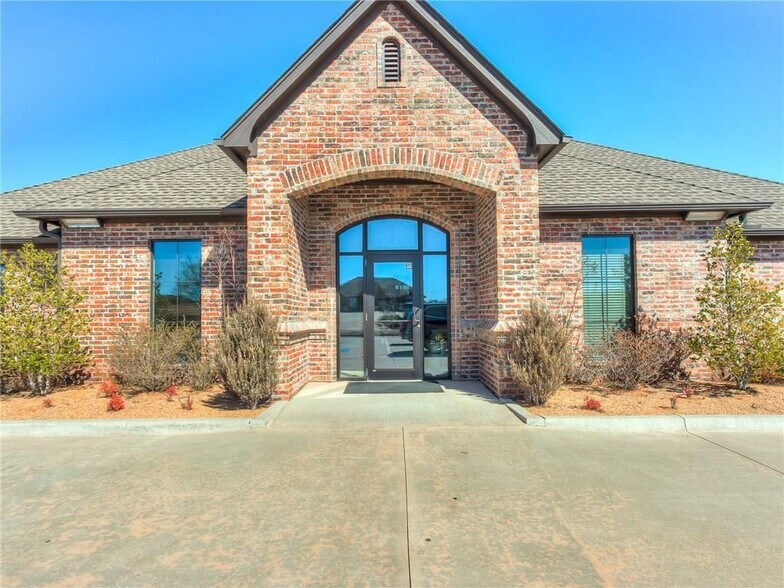 14617 NE 20th St, Choctaw, OK à vendre - Photo de l’immeuble – Image 1 sur 9