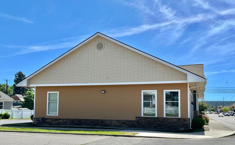 1720 N Hamilton St, Spokane, WA à louer - Photo de l’immeuble – Image 2 sur 25