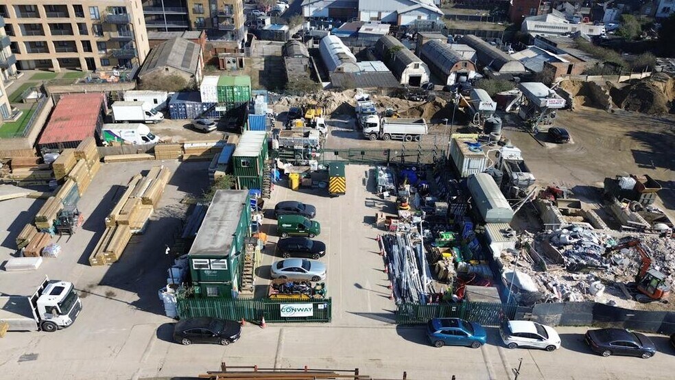 Trout Rd, West Drayton à louer - Photo de l’immeuble – Image 3 sur 12