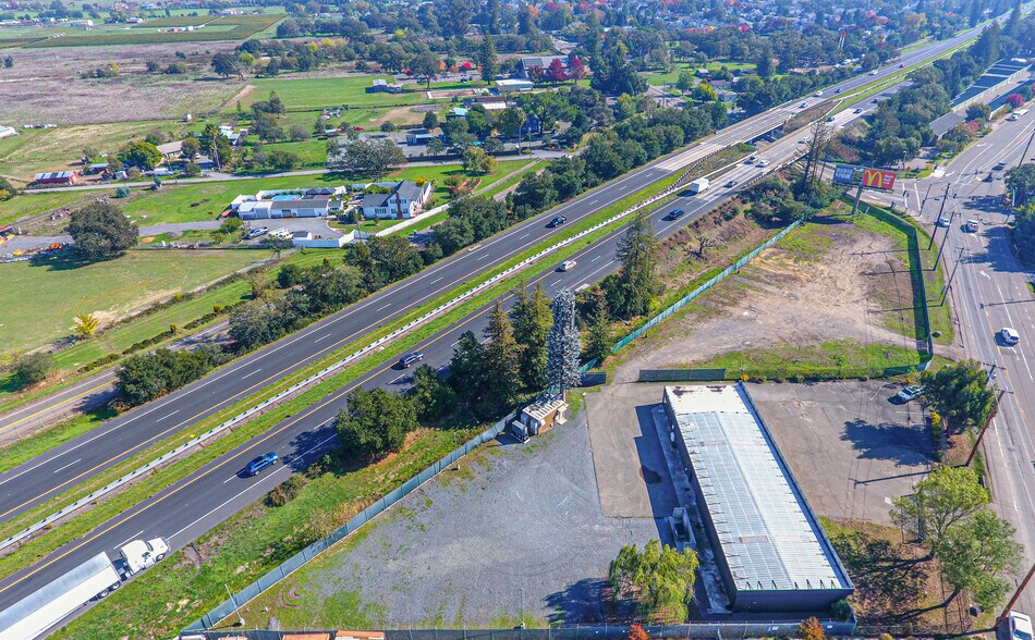 10342 Old Redwood Hwy, Windsor, CA à vendre - Photo de l’immeuble – Image 2 sur 69