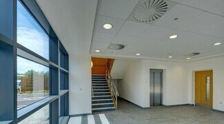 Plus de détails pour Tachbrook Rd, Leamington Spa - Industriel/Logistique à louer