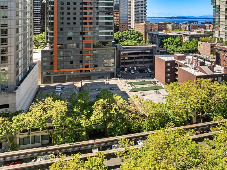 2115-2121 5th Ave, Seattle, WA à vendre - Photo de l’immeuble – Image 2 sur 12