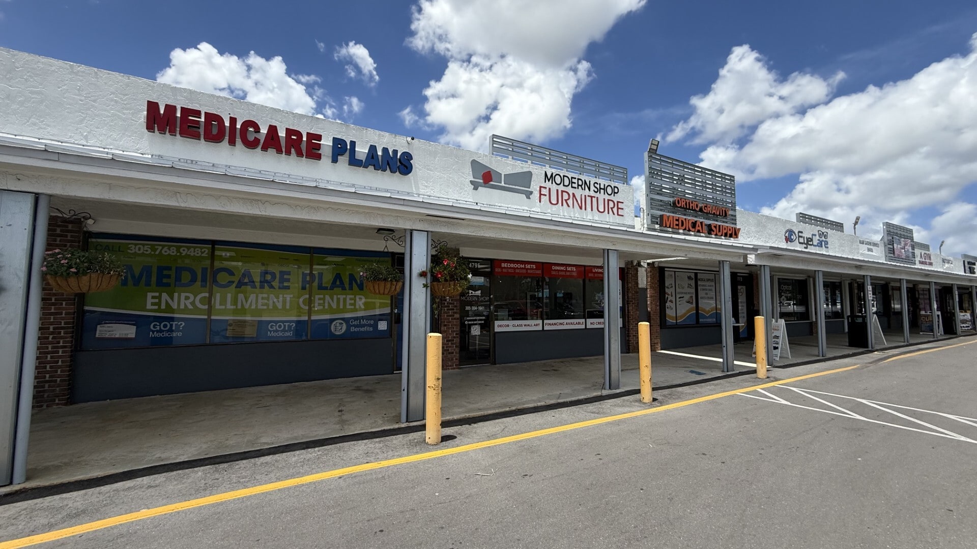 4705-4773 NW 183rd St, Miami Gardens, FL à louer Photo de l’immeuble– Image 1 sur 7