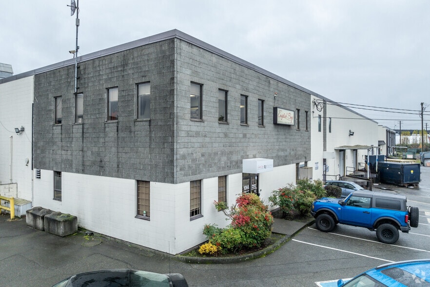 1066 Cliveden Ave, Delta, BC à vendre - Photo principale – Image 1 sur 4