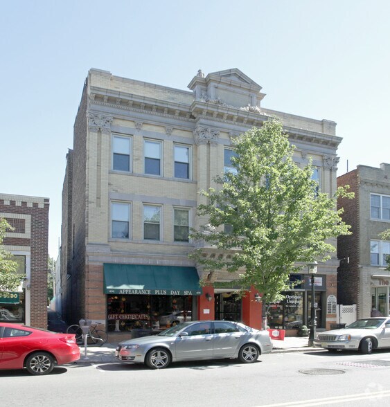 406 Main St, Metuchen, NJ à louer - Photo de l’immeuble – Image 2 sur 2