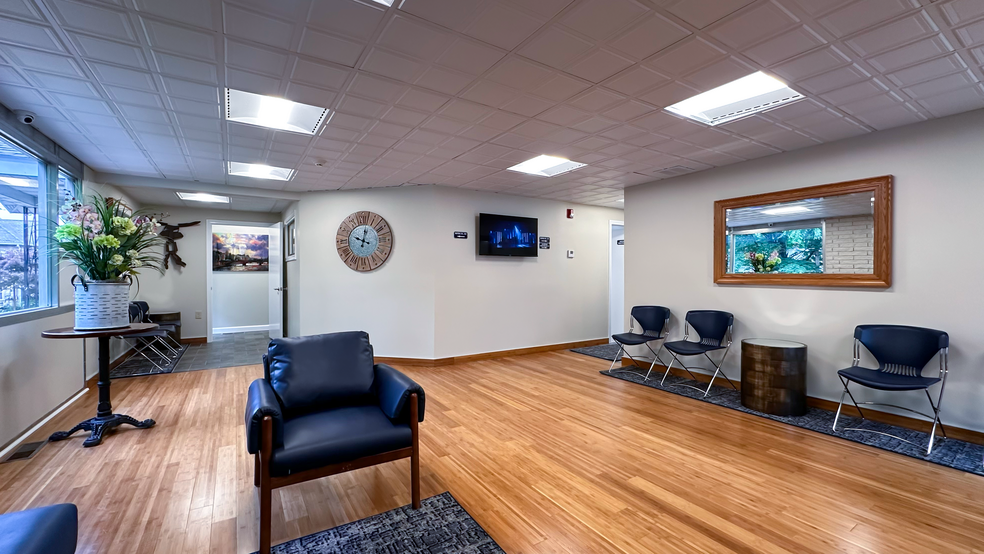 291 Queen St, Bristol, CT à louer - Photo intérieure – Image 1 sur 15