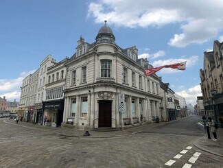 Plus de détails pour 2 Market Pl, Cirencester - Local commercial à vendre