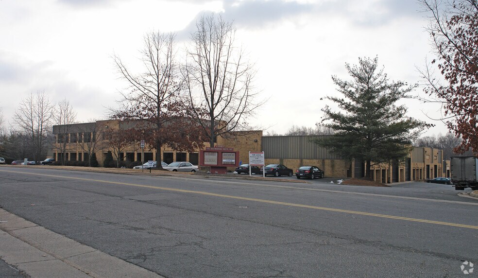 13912-13933 Willard Rd, Chantilly, VA à louer - Photo de l’immeuble – Image 3 sur 3