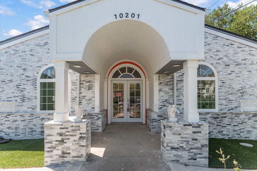 10201 Imperial Ave, Cupertino, CA à vendre - Photo de l’immeuble – Image 3 sur 16