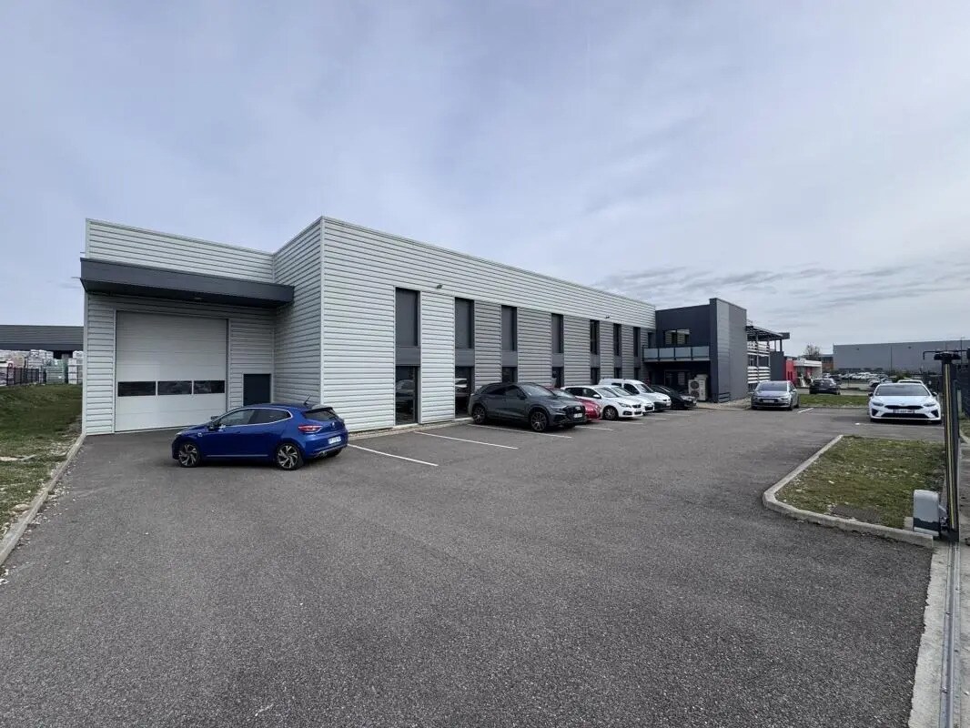 Industriel/Logistique dans Château-Gaillard à vendre Photo de l’immeuble– Image 1 sur 20