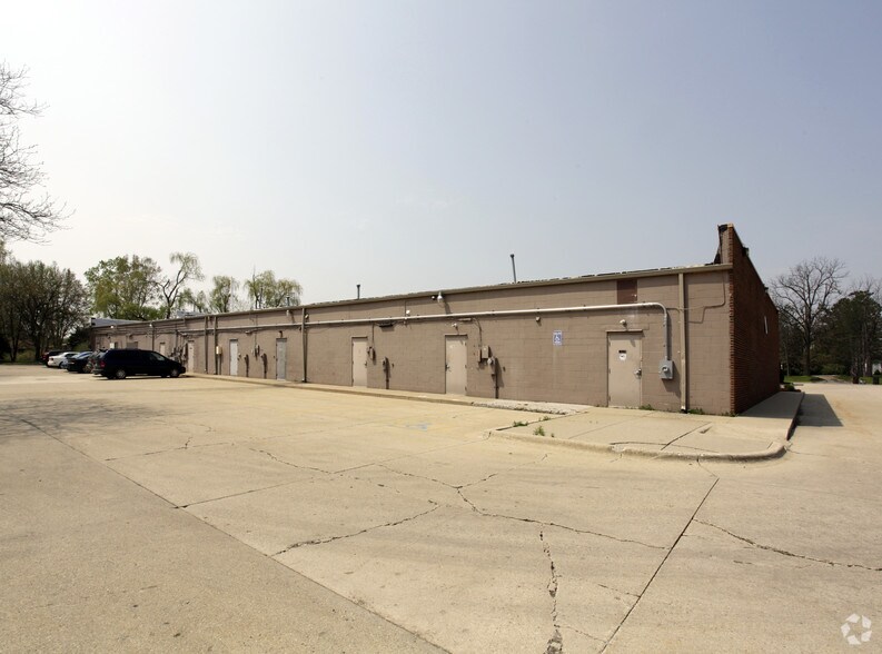 54750-54840 Mound Rd, Shelby Township, MI à louer - Photo de l’immeuble – Image 2 sur 4