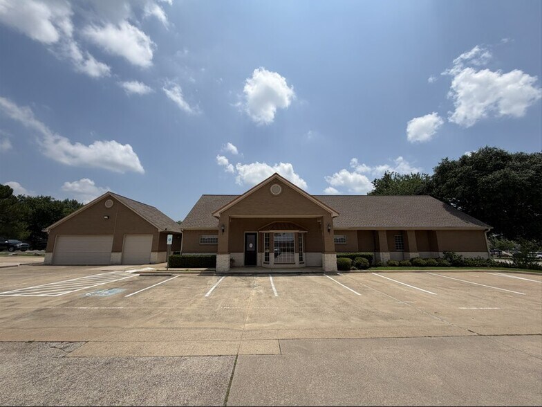 4726 Boat Club Rd, Fort Worth, TX à vendre - Photo de l’immeuble – Image 1 sur 7