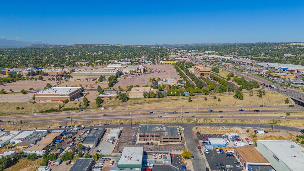 3709 E Platte Ave, Colorado Springs, CO à louer - Photo de l’immeuble – Image 2 sur 32