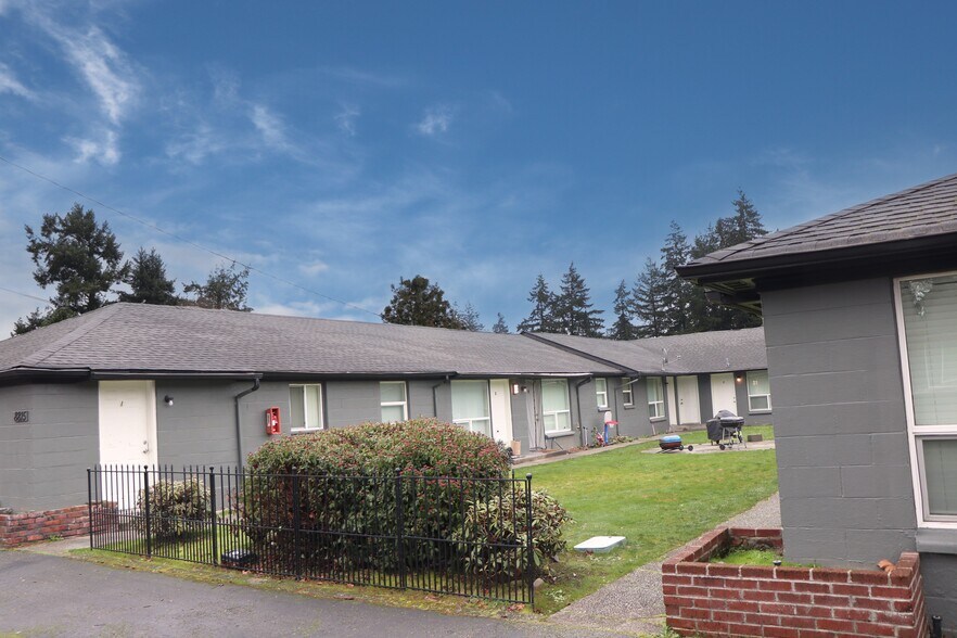 8814-8815 Lochburn Ln, Lakewood, WA à vendre - Photo de l’immeuble – Image 2 sur 7