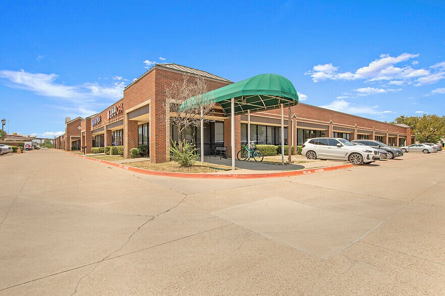1445 Mac Arthur Dr, Carrollton, TX à louer - Photo de l’immeuble – Image 3 sur 10