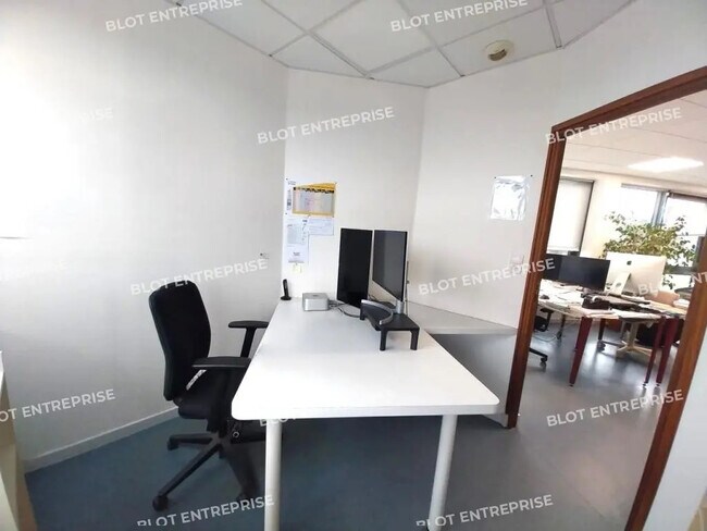 Plus de détails pour Bureau à louer