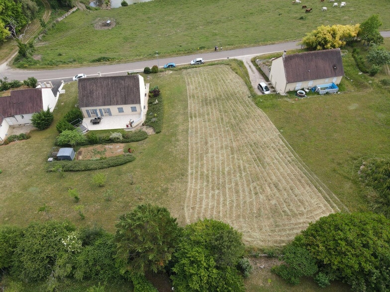 Terrain dans L'Isle-sur-Serein à vendre - Aérien – Image 1 sur 11