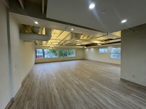 6180 Brockton Ave, Riverside, CA à louer Photo intérieure– Image 2 sur 4