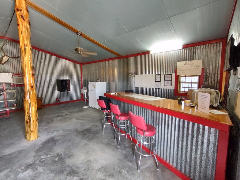 108 Co 422 rd, Premont, TX à louer - Photo intérieure – Image 2 sur 26