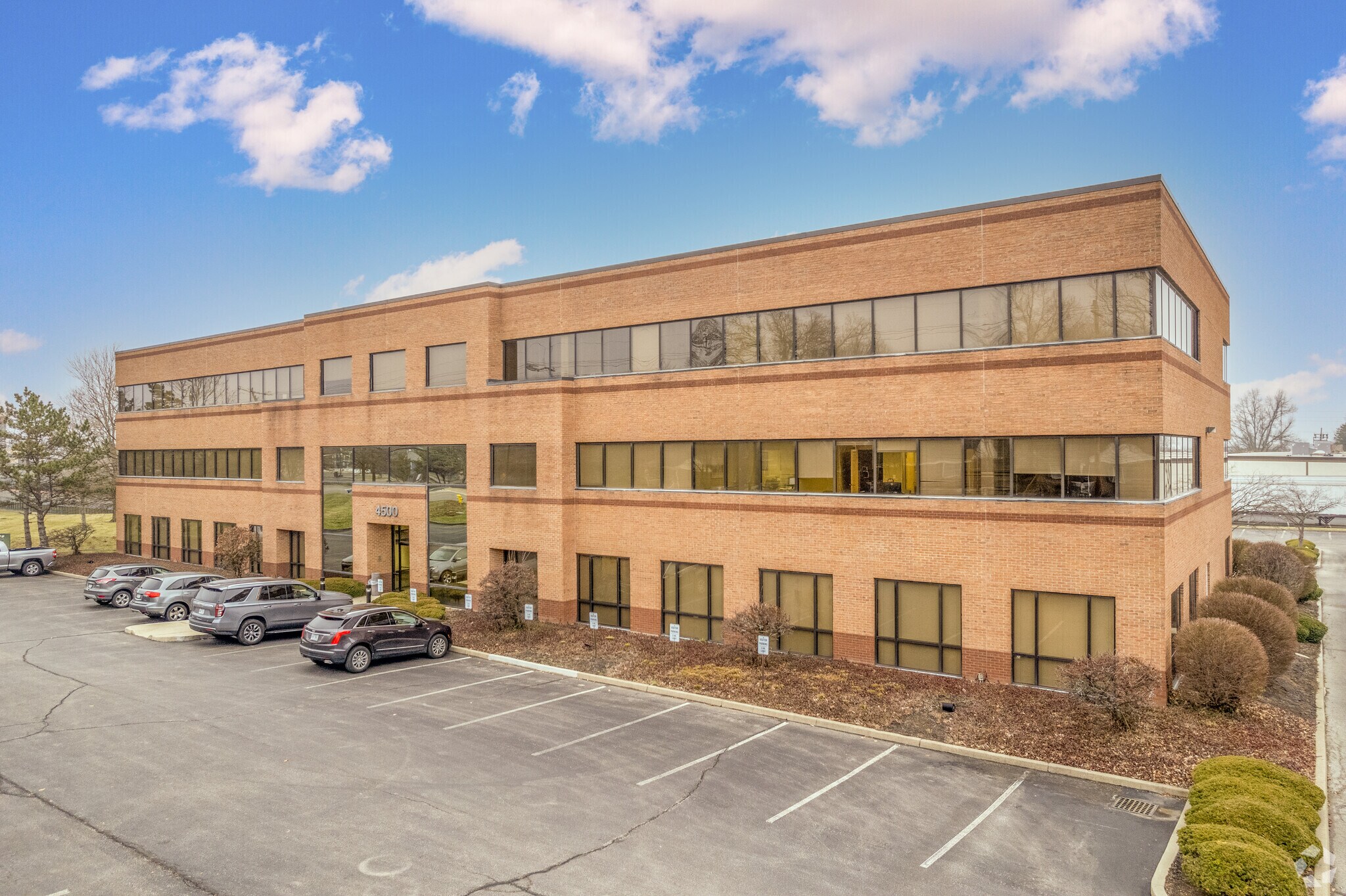 4500 Cooper Rd, Blue Ash, OH à louer Photo principale– Image 1 sur 5