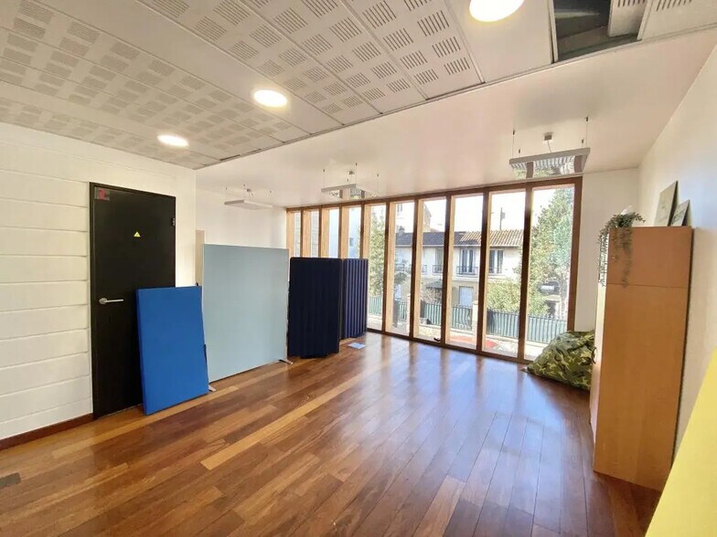 Bureau dans Malakoff à louer - Photo de l’immeuble – Image 3 sur 6