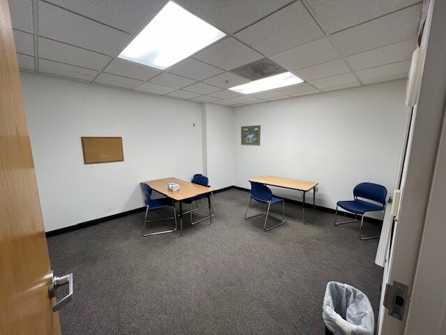 100 Lincoln Sq, Urbana, IL à louer Photo intérieure– Image 1 sur 14