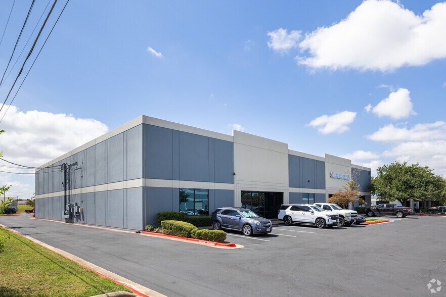 2701 Gattis School Rd, Round Rock, TX à louer - Photo principale – Image 2 sur 7