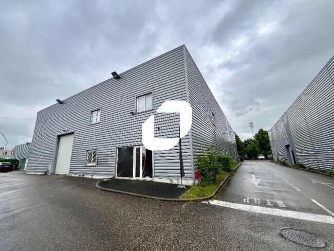 Plus de détails pour Local d’activités à vendre